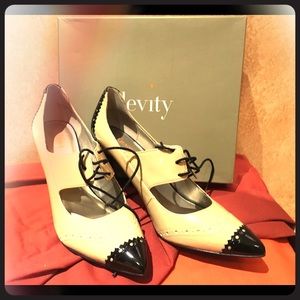 Levity black & tan pumps